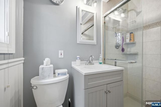 164 Leach Avenue, Park Ridge, NJ 07656