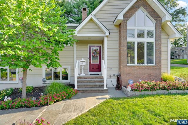 164 Leach Avenue, Park Ridge, NJ 07656