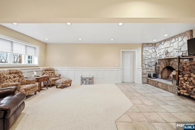 164 Leach Avenue, Park Ridge, NJ 07656