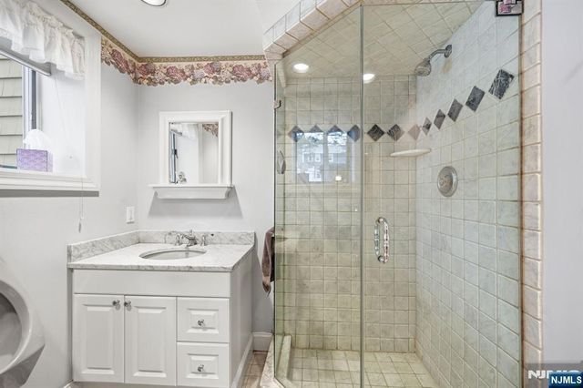 164 Leach Avenue, Park Ridge, NJ 07656