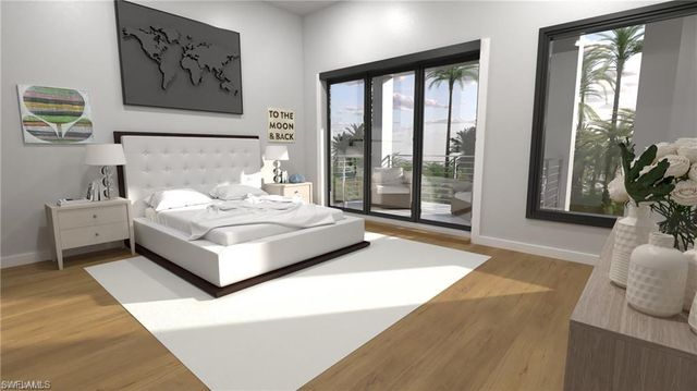 10337 Vanderbilt DR, Naples, FL 34108