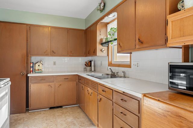 361 13th Street NE, Owatonna, MN 55060