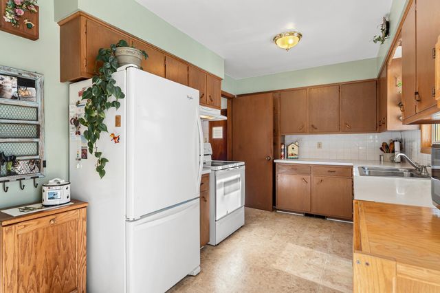 361 13th Street NE, Owatonna, MN 55060