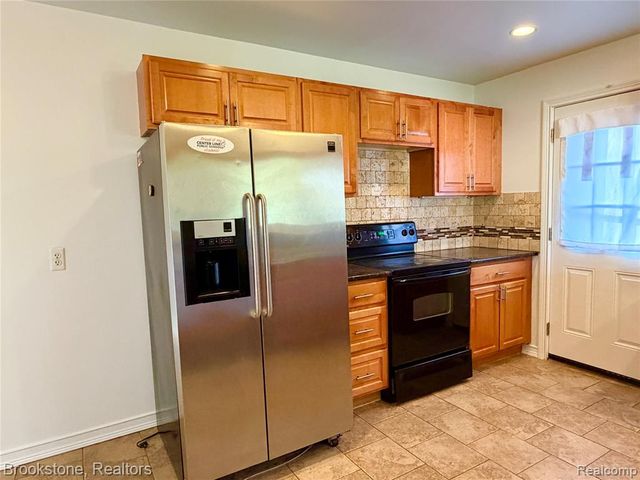 8912 Ardel Drive, Sterling Heights, MI 48314