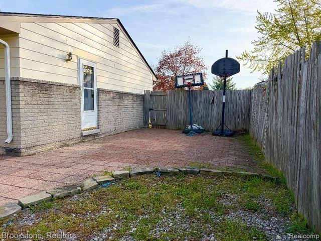 8912 Ardel Drive, Sterling Heights, MI 48314