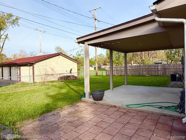 8912 Ardel Drive, Sterling Heights, MI 48314