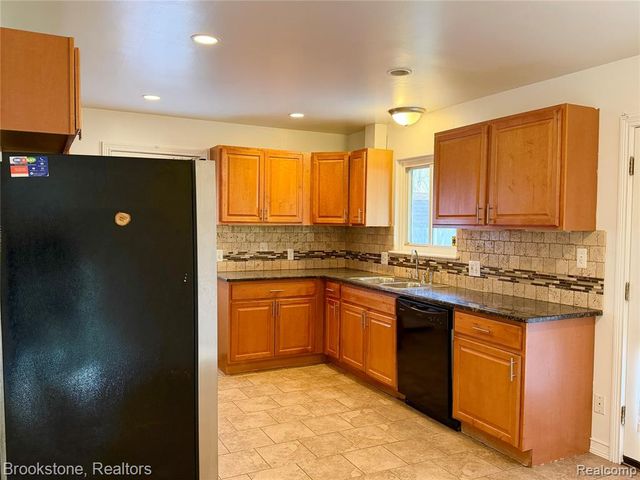 8912 Ardel Drive, Sterling Heights, MI 48314