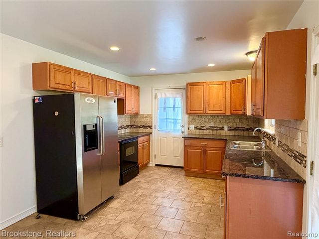 8912 Ardel Drive, Sterling Heights, MI 48314