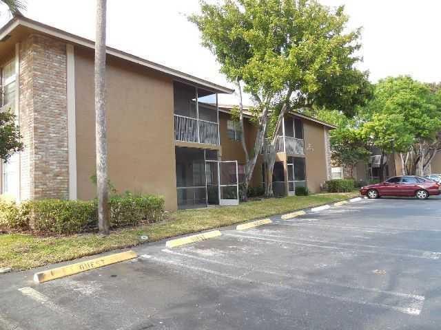 8393 Royal Palm Bl 102, Coral Springs, FL 33065