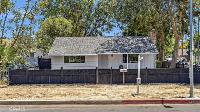 7500 Vassar, Canoga Park, CA 91303