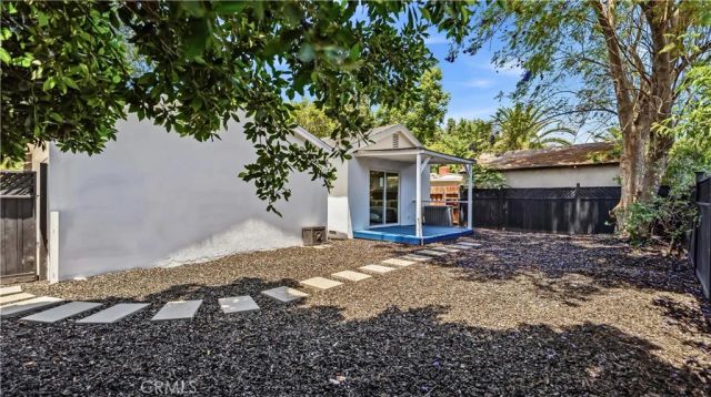 7500 Vassar, Canoga Park, CA 91303