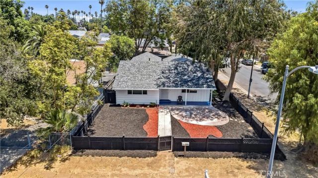 7500 Vassar, Canoga Park, CA 91303