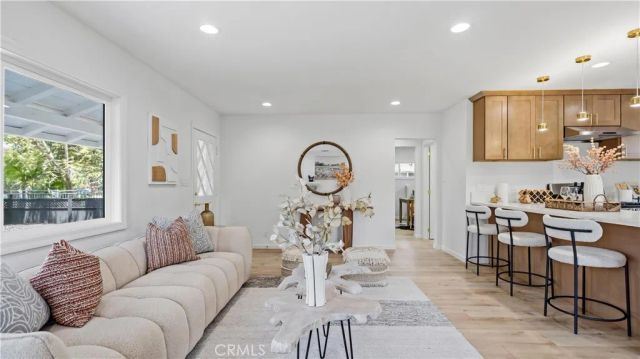 7500 Vassar, Canoga Park, CA 91303