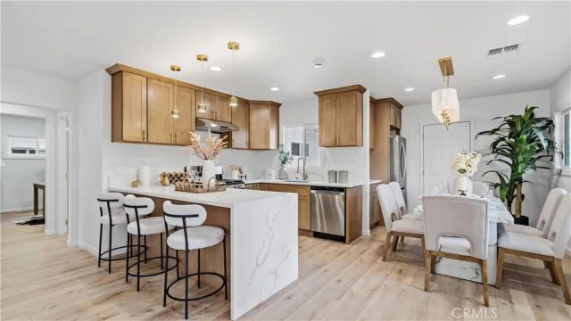 7500 Vassar, Canoga Park, CA 91303