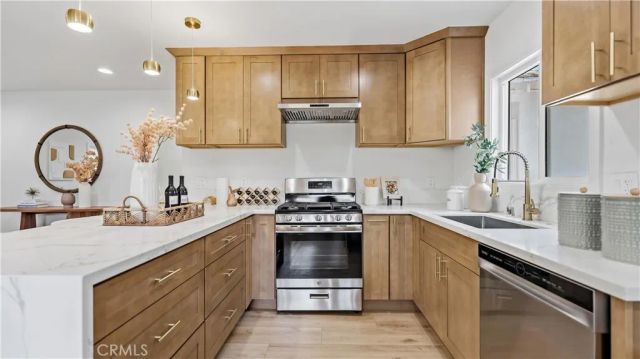 7500 Vassar, Canoga Park, CA 91303