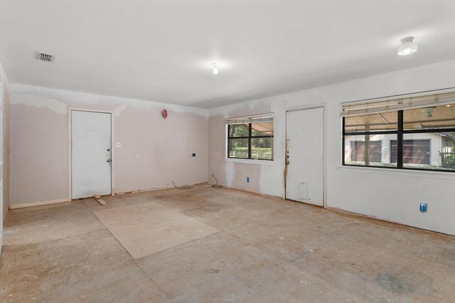 1702 Springdale St, Longview, TX 75604