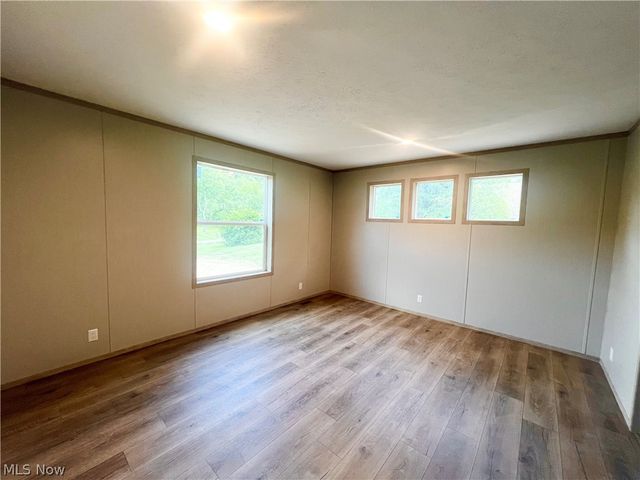 1055 May Road, East Liverpool, OH 43920