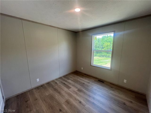 1055 May Road, East Liverpool, OH 43920