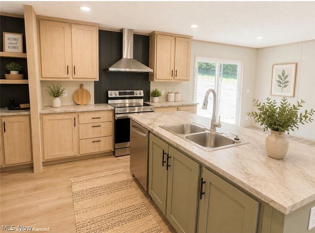 1055 May Road, East Liverpool, OH 43920