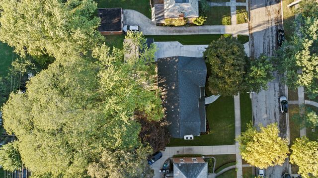 1037 Belleforte Avenue, Oak Park, IL 60302