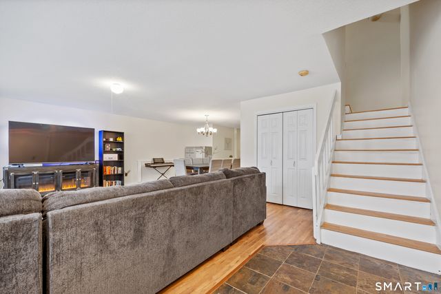201 College Street 12, Middletown, CT 06457