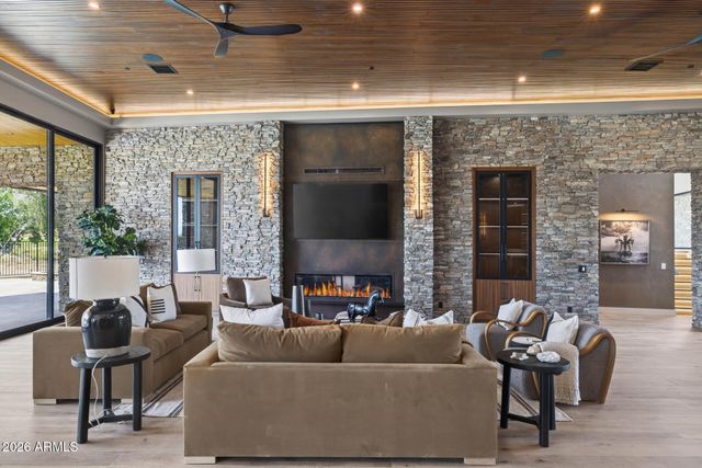 7692 E BLACK MOUNTAIN Road, Scottsdale, AZ 85266