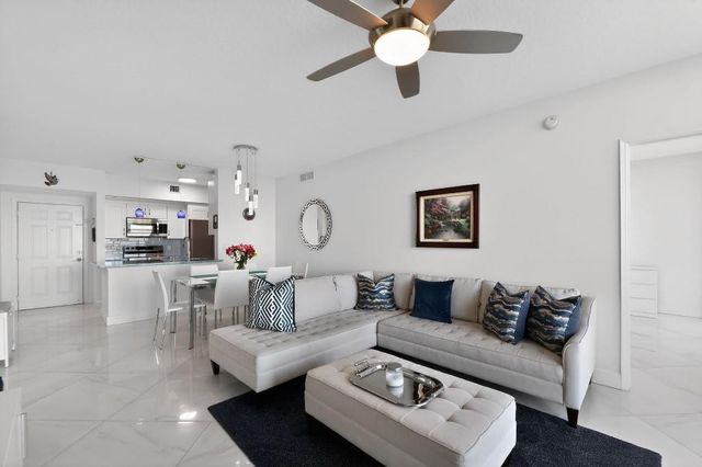 700 E Boynton Beach Boulevard 1006, Boynton Beach, FL 33435