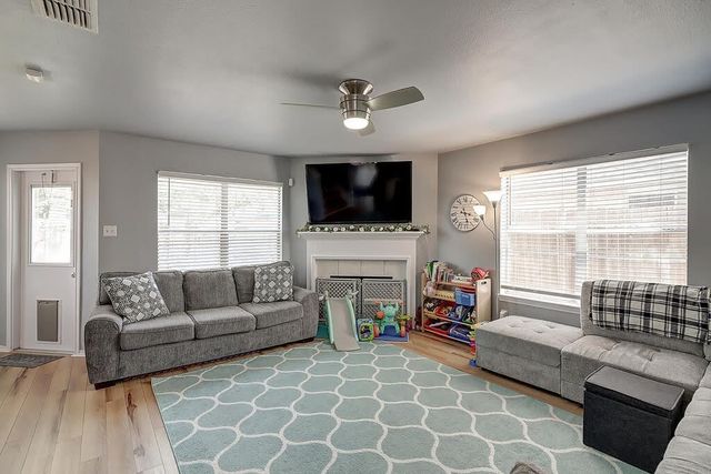 7846 Falcon Dr, Corpus Christi, TX 78414