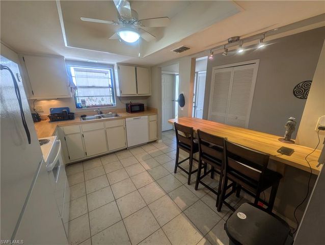 3720 SE 10th AVE 201, Cape Coral, FL 33904