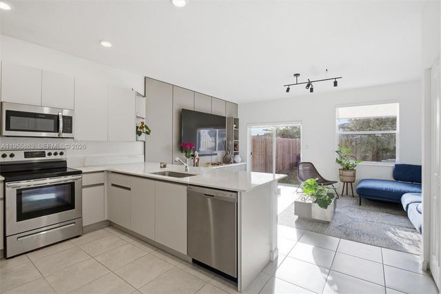 12176 NW 23rd Path, Miami, FL 33167