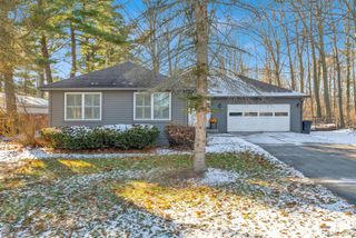 5569 Lakeshore Road, Fort Gratiot, MI 48059