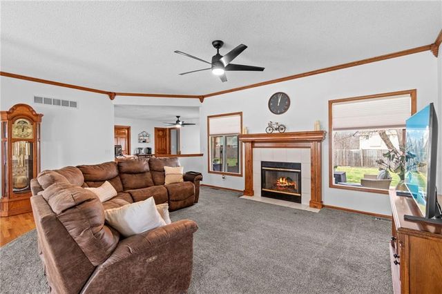 1304 S Jefferson Street, Kearney, MO 64060