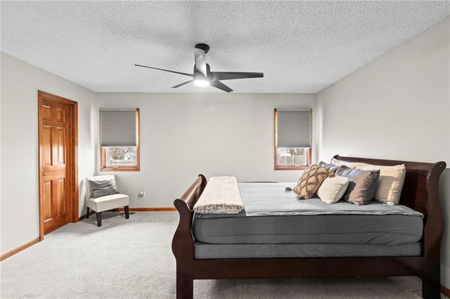 1304 S Jefferson Street, Kearney, MO 64060