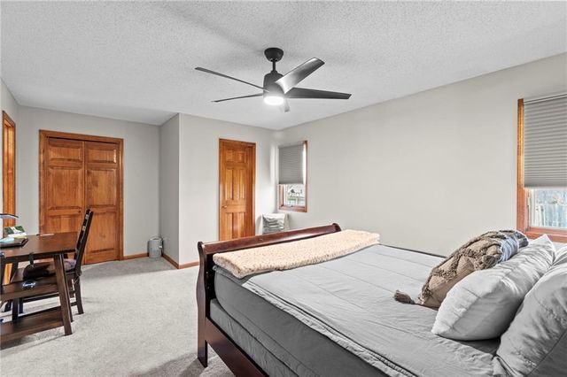 1304 S Jefferson Street, Kearney, MO 64060