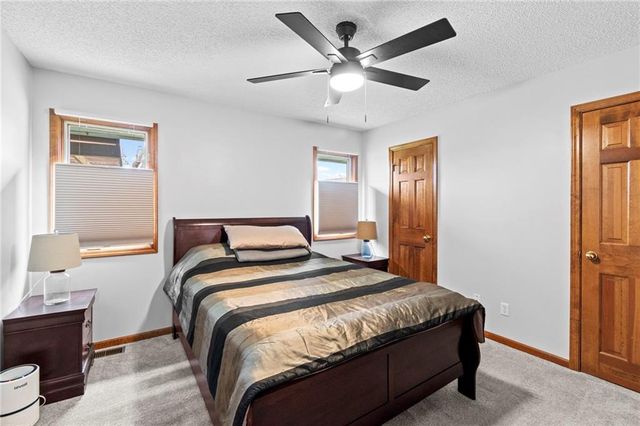 1304 S Jefferson Street, Kearney, MO 64060