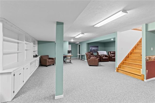 1304 S Jefferson Street, Kearney, MO 64060