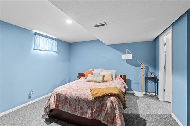 1304 S Jefferson Street, Kearney, MO 64060