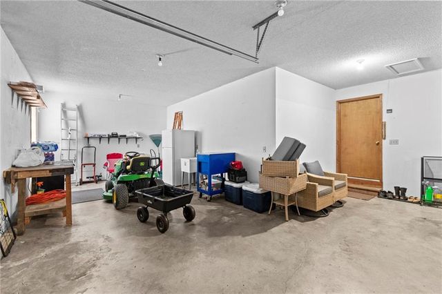 1304 S Jefferson Street, Kearney, MO 64060