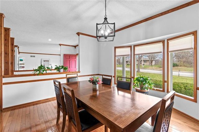 1304 S Jefferson Street, Kearney, MO 64060