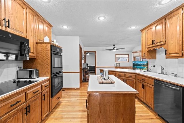 1304 S Jefferson Street, Kearney, MO 64060