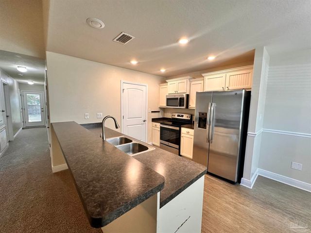 13 Elegans Ave, Pensacola, FL 32507