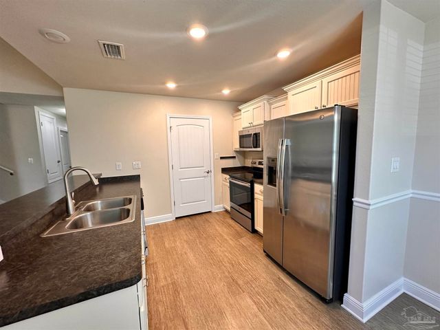 13 Elegans Ave, Pensacola, FL 32507