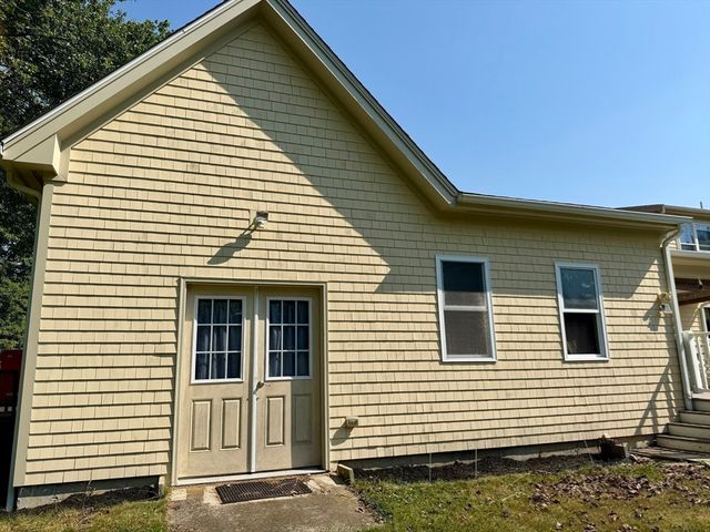 842 Wood Street, Swansea, MA 02777