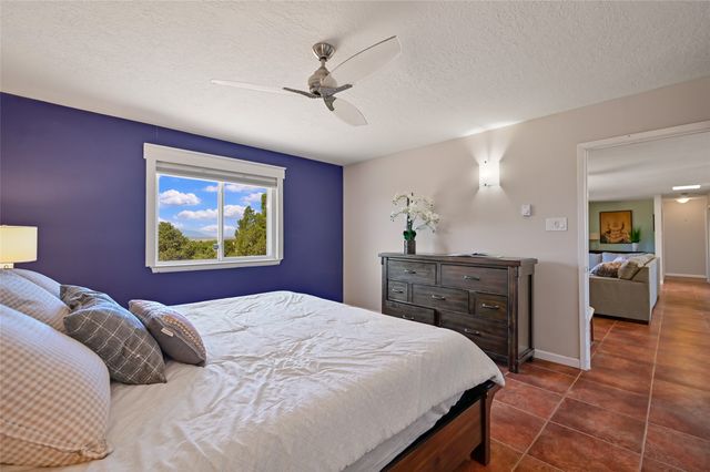 5 Kachina Road, Santa Fe, NM 87508