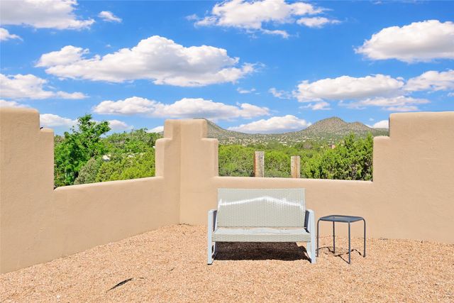 5 Kachina Road, Santa Fe, NM 87508