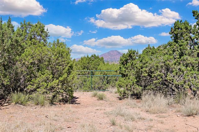 5 Kachina Road, Santa Fe, NM 87508