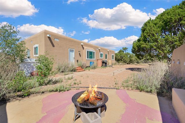 5 Kachina Road, Santa Fe, NM 87508