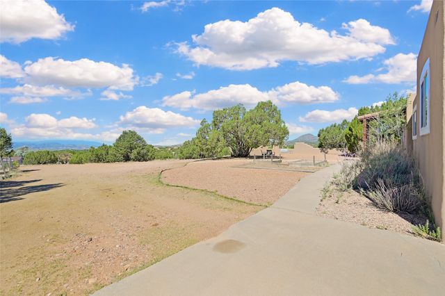 5 Kachina Road, Santa Fe, NM 87508