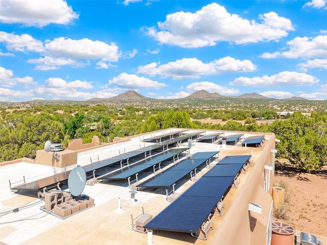 5 Kachina Road, Santa Fe, NM 87508