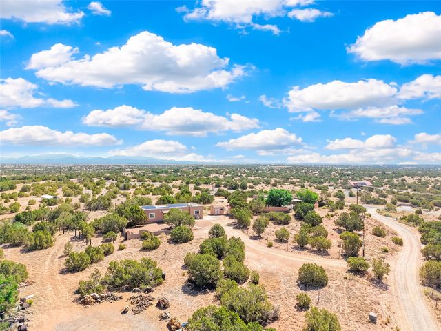 5 Kachina Road, Santa Fe, NM 87508